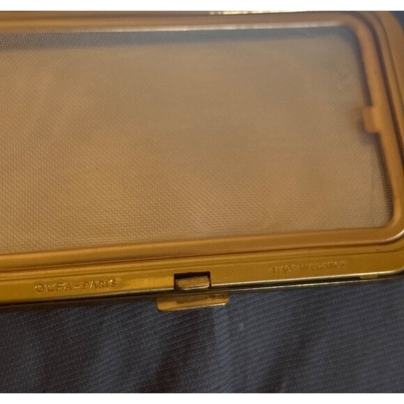 Women's OLFA Paris Eiffel Tower Compact Powder Mirror NO Powder New In Box VTG - Picture 4 of 9